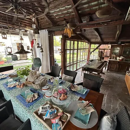 Dvor 13 Guest house