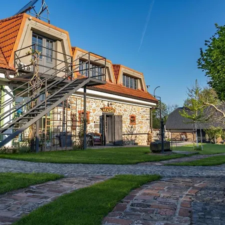 Dvor 13 Guest house *